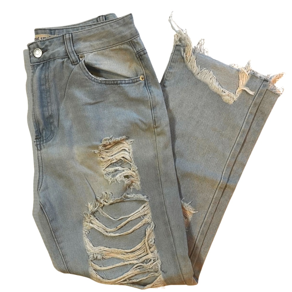 NWOT Forever 21 Women’s Size 9 Light Blue Distressed Denim - NEVER WORN!